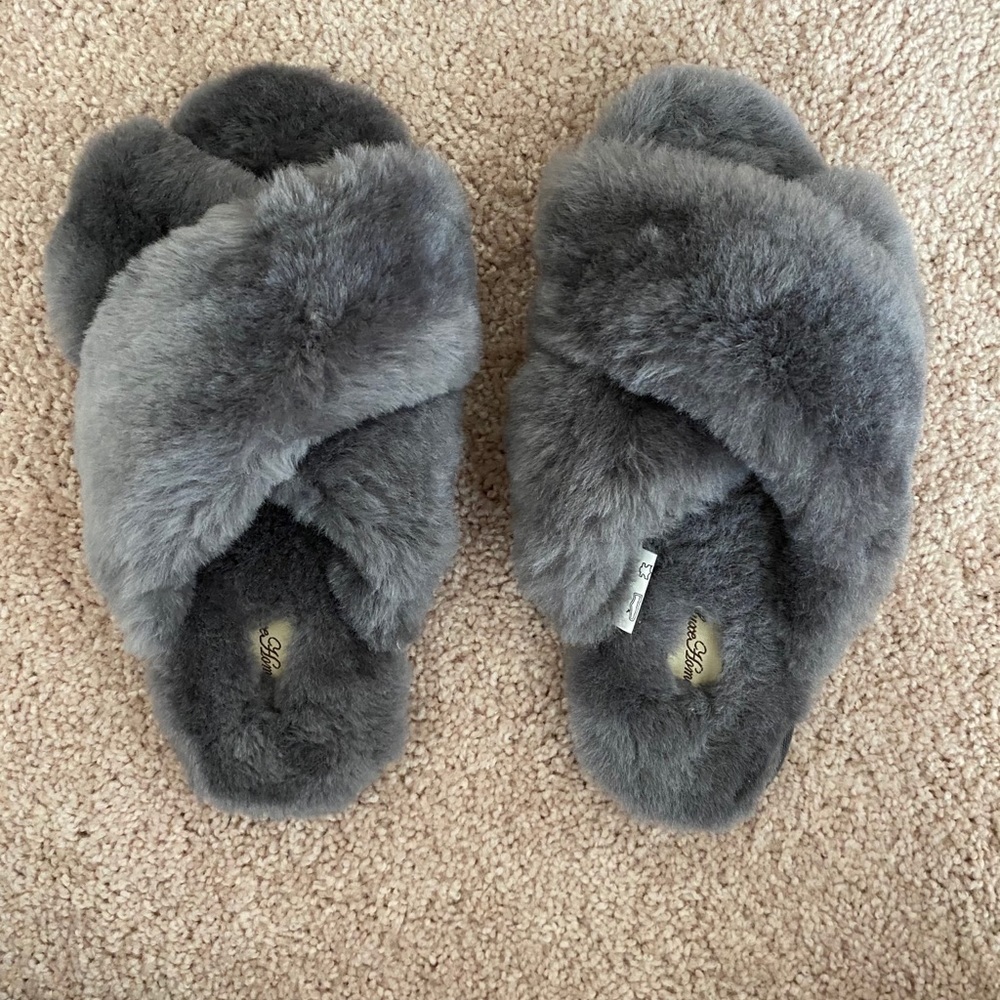 Grey fuzzy slipper NWOT